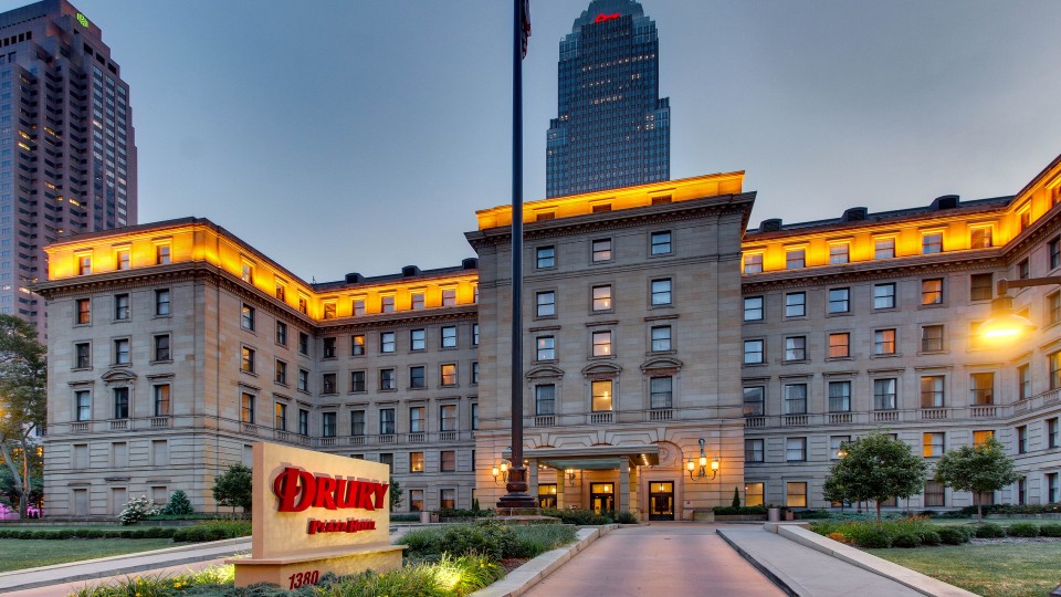 Exterior view of a Drury hotel in downtown Cleveland, Ohio.