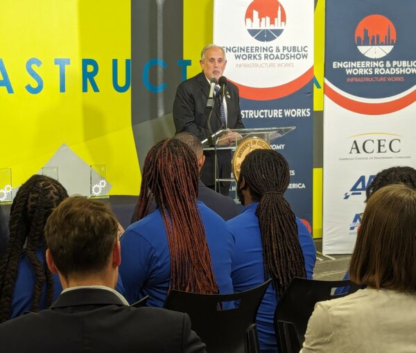 APWA President-Elect Dominick Longobardi speaks to students at the DC Infrastructure Academy