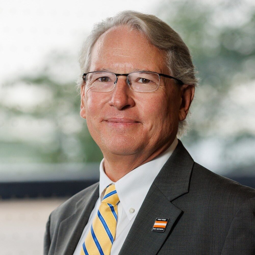 Headshot of Robert Garland